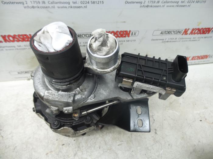 Turbo van een Audi Q7 (4LB) 4.2 TDI V8 32V 2007