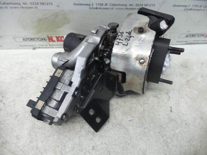 Turbo van een Audi Q7 (4LB) 4.2 TDI V8 32V 2007