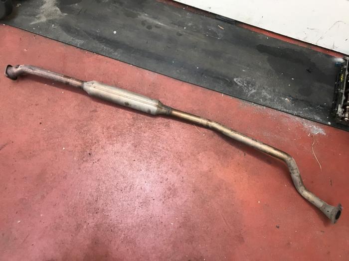 Gebruikte Uitlaat Middendemper Suzuki Swift (ZA/ZC/ZD1/2/3/9) 1.3 VVT 16V Prijs op aanvraag aangeboden door N Kossen Autorecycling BV
