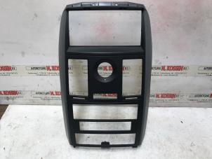 Gebruikte Radio omlijsting Chrysler Voyager Prijs op aanvraag aangeboden door N Kossen Autorecycling BV