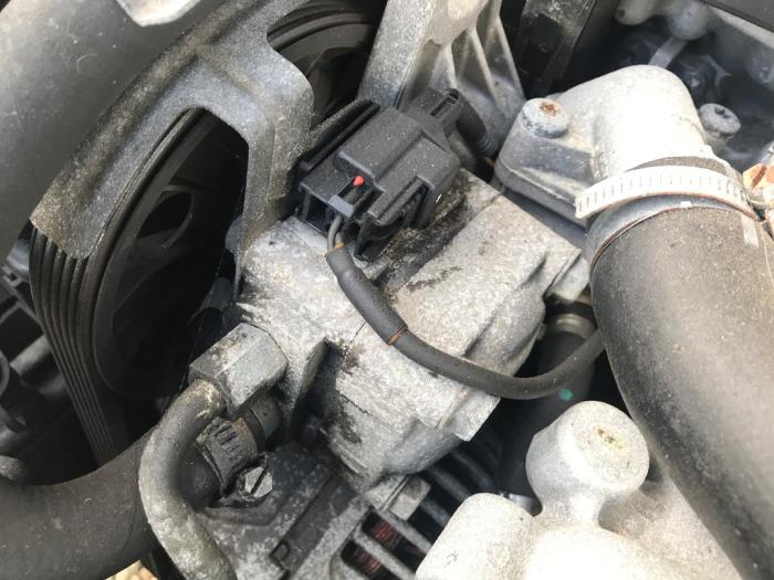 Gebruikte Servopomp Volvo C70 (NK) 2.0 T 20V Prijs op aanvraag aangeboden door N Kossen Autorecycling BV