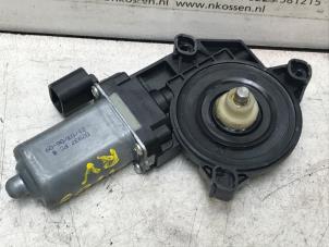 Gebruikte Motor electrisch raam Alfa Romeo 159 Sportwagon (939BX) 2.2 JTS 16V Prijs op aanvraag aangeboden door N Kossen Autorecycling BV