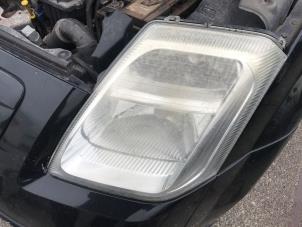 Gebruikte Linker Koplamp Citroen C2 (JM) 1.4 Prijs op aanvraag aangeboden door N Kossen Autorecycling BV
