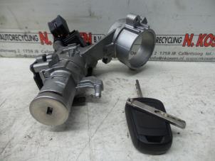 Gebruikte Sleutel + Contactslot Opel Meriva Prijs op aanvraag aangeboden door N Kossen Autorecycling BV