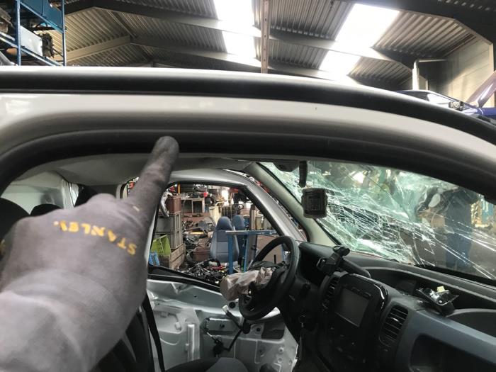 Portierrubber 2Deurs rechts van een Opel Vivaro 1.6 CDTi BiTurbo 125 2019
