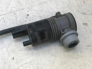 Gebruikte Ruitensproeierpomp voor Opel Vivaro 1.6 CDTi BiTurbo 125 Prijs op aanvraag aangeboden door N Kossen Autorecycling BV