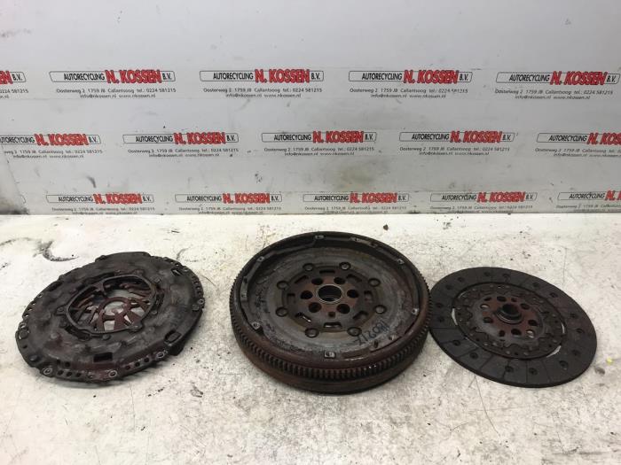 Gebruikte Koppelingsset (compleet) Volkswagen Caddy III (2KA,2KH,2CA,2CH) 1.9 TDI Prijs op aanvraag aangeboden door N Kossen Autorecycling BV