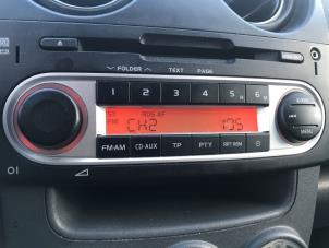 Gebruikte Radio CD Speler Mitsubishi Colt (Z2/Z3) 1.3 16V Prijs op aanvraag aangeboden door N Kossen Autorecycling BV