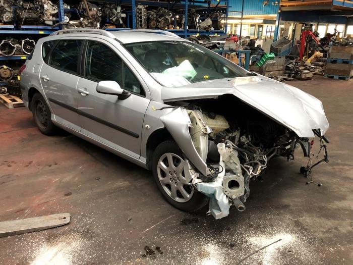 Wieldop van een Peugeot 407 SW (6E) 1.8 16V 2009