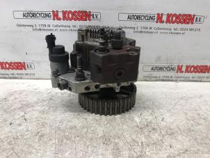 Gebruikte Dieselpomp Renault Trafic New (FL) 1.9 dCi 100 16V Prijs op aanvraag aangeboden door N Kossen Autorecycling BV