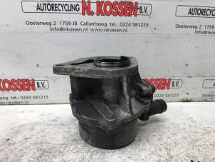 Gebruikte Vacuumpomp (Diesel) Renault Trafic New (FL) 1.9 dCi 100 16V Prijs op aanvraag aangeboden door N Kossen Autorecycling BV