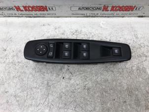 Gebruikte Raam schakelaar elektrisch Renault Megane Prijs op aanvraag aangeboden door N Kossen Autorecycling BV