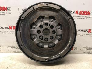 Gebruikte Dubbele massa vliegwiel Opel Vivaro 1.6 CDTi BiTurbo 125 Prijs op aanvraag aangeboden door N Kossen Autorecycling BV