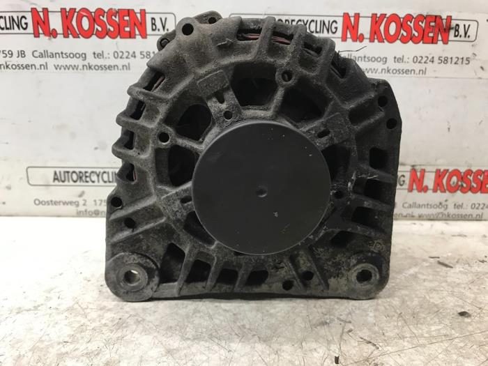 Gebruikte Dynamo Renault Master II (FD/HD) 2.2 dCi 16V Prijs op aanvraag aangeboden door N Kossen Autorecycling BV