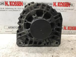 Gebruikte Alternator Renault Master II (FD/HD) 2.2 dCi 16V Prijs op aanvraag aangeboden door N Kossen Autorecycling BV
