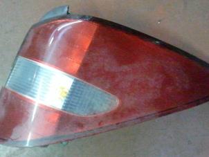 Gebruikte Achterlicht rechts Ssang Yong Rodius 2.7 270 Xdi 20V 4x2 Prijs op aanvraag aangeboden door N Kossen Autorecycling BV