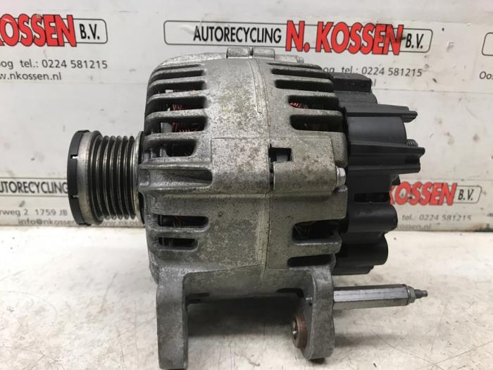 Dynamo van een Skoda Fabia II Combi 1.2 TSI 2011