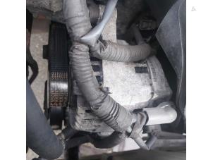 Gebruikte Dynamo Toyota Corolla Verso (R10/11) 1.8 16V VVT-i Prijs op aanvraag aangeboden door N Kossen Autorecycling BV