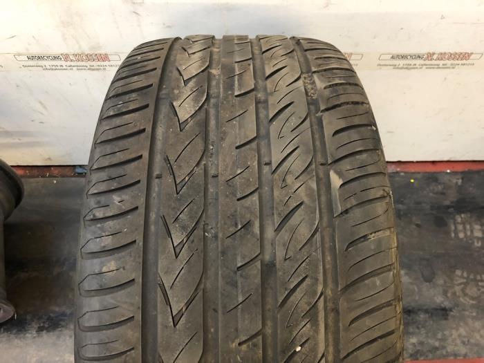 Gebruikte Band Prijs op aanvraag aangeboden door N Kossen Autorecycling BV
