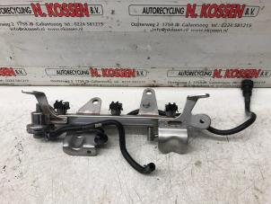 Gebruikte Verstuiver brug Renault Clio Prijs op aanvraag aangeboden door N Kossen Autorecycling BV