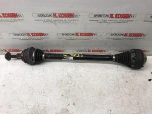 Gebruikte Steekas links-achter Audi A4 (B9) 2.0 40 TDI 16V Prijs op aanvraag aangeboden door N Kossen Autorecycling BV