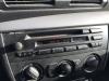 Radio CD Speler van een BMW 1 serie (E87/87N), 2003 / 2012 116i 1.6 16V, Hatchback, 4Dr, Benzine, 1.596cc, 85kW (116pk), RWD, N45B16A, 2004-06 / 2006-12, UF11; UF12 2005