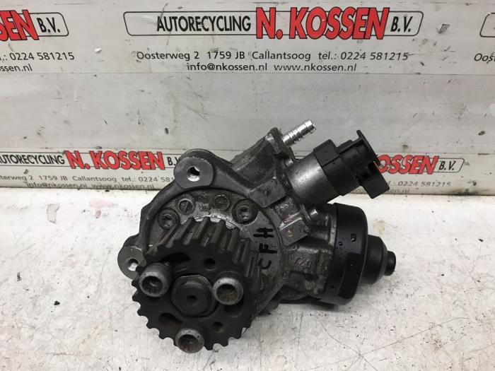 Gebruikte Dieselpomp Volkswagen Touran Prijs op aanvraag aangeboden door N Kossen Autorecycling BV