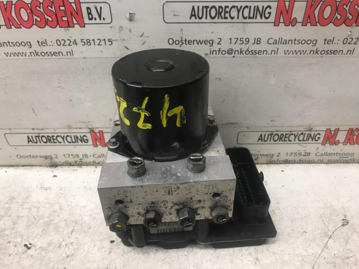 Gebruikte ABS Pomp Skoda Fabia (6Y5) 2.0i Prijs op aanvraag aangeboden door N Kossen Autorecycling BV