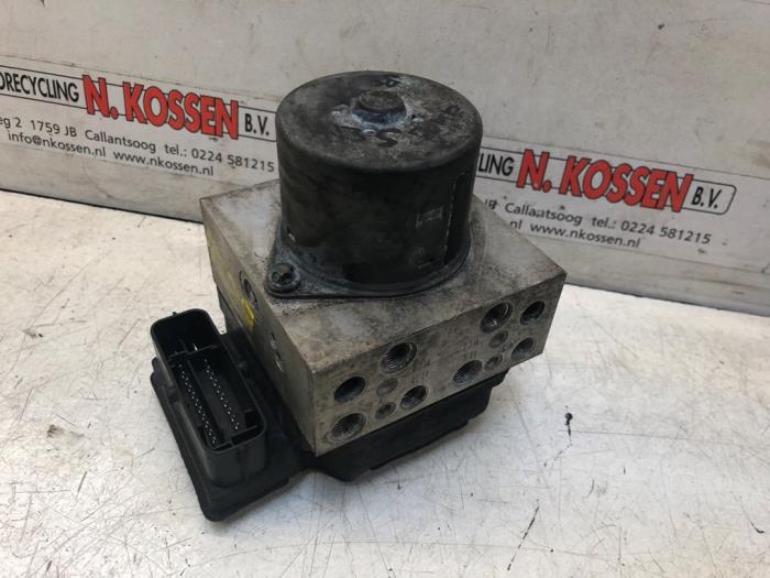 Gebruikte ABS Pomp Ford Galaxy (WA6) 2.0 TDCi 16V 140 Prijs op aanvraag aangeboden door N Kossen Autorecycling BV