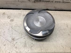 Nieuwe Zuiger Peugeot 208 Prijs € 266,20 Inclusief btw aangeboden door N Kossen Autorecycling BV