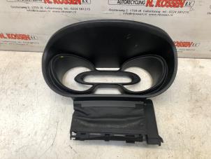 Gebruikte Dashboard deel Opel Vivaro 1.6 CDTi BiTurbo 125 Prijs op aanvraag aangeboden door N Kossen Autorecycling BV