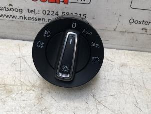 Gebruikte Licht Schakelaar Volkswagen Polo V (6R) 1.0 TSI 12V BlueMotion Prijs op aanvraag aangeboden door N Kossen Autorecycling BV