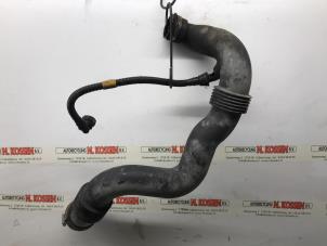 Gebruikte Intercooler Buis Renault Master II (FD/HD) 2.2 dCi 16V Prijs op aanvraag aangeboden door N Kossen Autorecycling BV