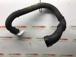 Gebruikte Intercooler Buis Renault Master II (FD/HD) 2.2 dCi 16V Prijs op aanvraag aangeboden door N Kossen Autorecycling BV