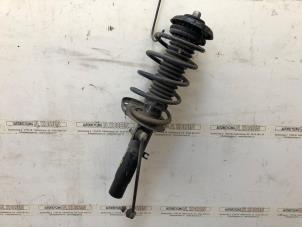 Gebruikte Mac Phersonpoot rechts-voor Peugeot 208 I (CA/CC/CK/CL) 1.2 Vti 12V PureTech 82 Prijs op aanvraag aangeboden door N Kossen Autorecycling BV