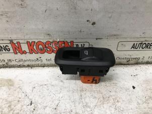 Gebruikte Raam schakelaar elektrisch Ford Fiesta 6 (JA8) 1.6 16V Sport Prijs op aanvraag aangeboden door N Kossen Autorecycling BV