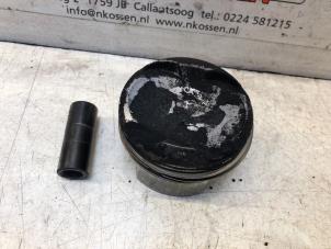 Gebruikte Zuiger Peugeot 208 Prijs op aanvraag aangeboden door N Kossen Autorecycling BV