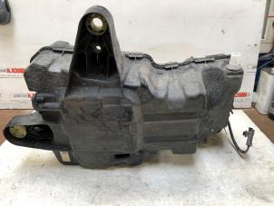 Gebruikte Adblue tank Citroen Berlingo 1.6 BlueHDI 75 Prijs op aanvraag aangeboden door N Kossen Autorecycling BV