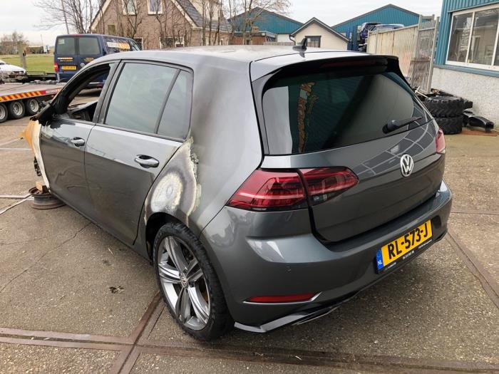 Extra Remlicht midden van een Volkswagen Golf 2018