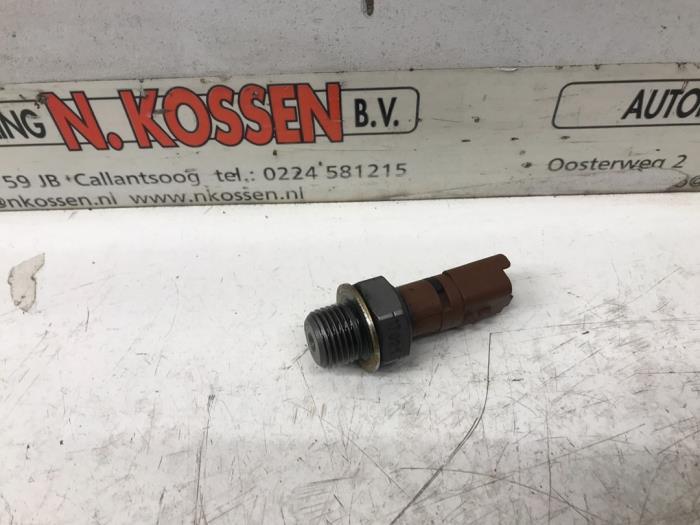 Oliedruk sensor van een Peugeot 208 2014