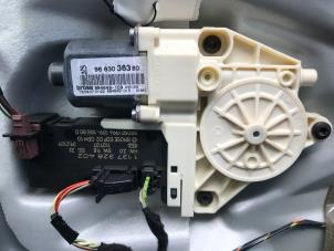 Gebruikte Motor electrisch raam Peugeot 407 SW (6E) 1.8 16V Prijs op aanvraag aangeboden door N Kossen Autorecycling BV