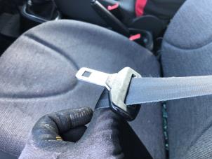 Gebruikte Veiligheidsgordel links-voor Nissan Micra (K12) 1.2 16V Prijs op aanvraag aangeboden door N Kossen Autorecycling BV