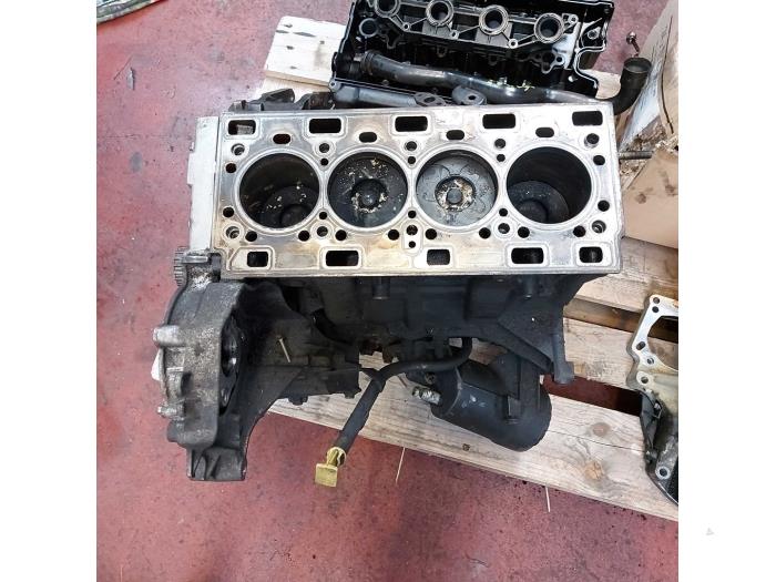 Gebruikte Draaiend Gedeelte motor Renault Master II (FD/HD) 2.2 dCi 16V Prijs op aanvraag aangeboden door N Kossen Autorecycling BV