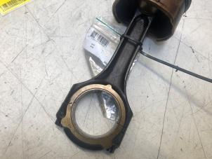 Gebruikte Drijfstang Mercedes Sprinter Prijs op aanvraag aangeboden door N Kossen Autorecycling BV