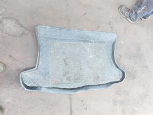 Gebruikte Vloerplaat bagageruimte Ford Fusion 1.4 16V Prijs op aanvraag aangeboden door N Kossen Autorecycling BV