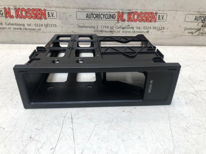 Gebruikte Dashboard deel Volkswagen Scirocco (137/13AD) 2.0 TDI 16V Prijs op aanvraag aangeboden door N Kossen Autorecycling BV