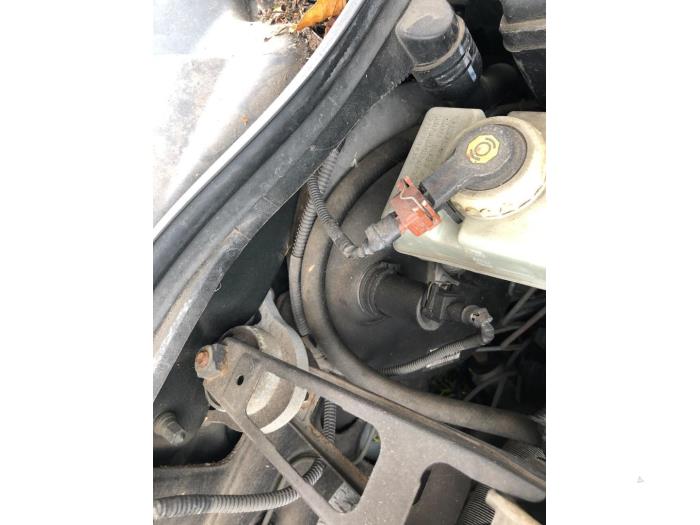Gebruikte Rembekrachtiger Volvo V70 (GW/LW/LZ) 2.4 20V 140 Prijs op aanvraag aangeboden door N Kossen Autorecycling BV