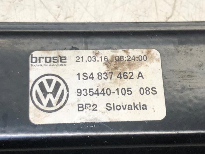 Ruitmechaniek 4Deurs rechts-voor van een Volkswagen Up! (121) 1.0 12V 60 2016