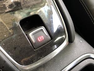 Gebruikte Handrem schakelaar Opel Grandland (X) 1.2 Turbo 12V Prijs op aanvraag aangeboden door N Kossen Autorecycling BV
