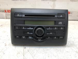 Gebruikte Radio CD Speler Fiat Stilo (192A/B) 1.2 16V 5-Drs. Prijs op aanvraag aangeboden door N Kossen Autorecycling BV